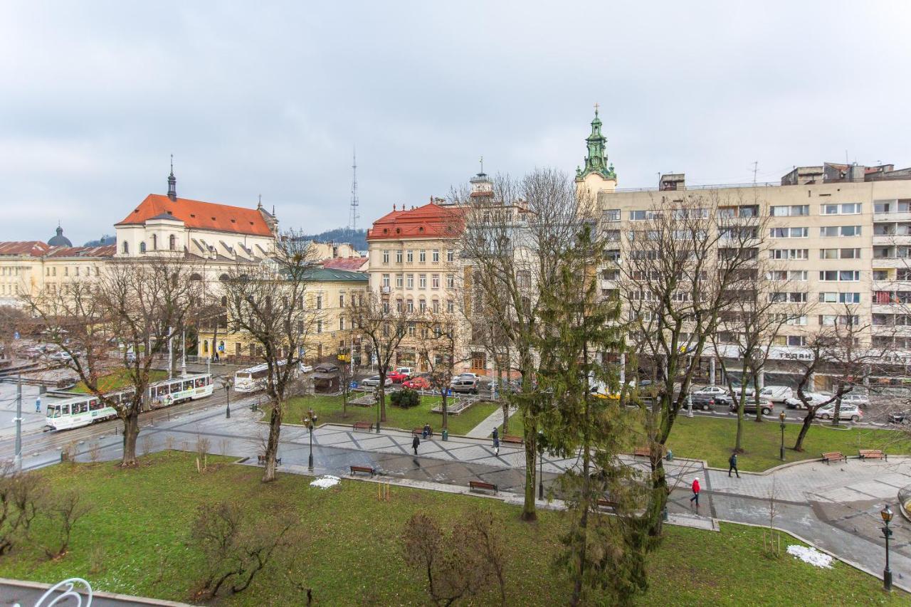 В Центрі Біля Ратуші Вулиця Площа Ринок 11 Leópolis Exterior foto