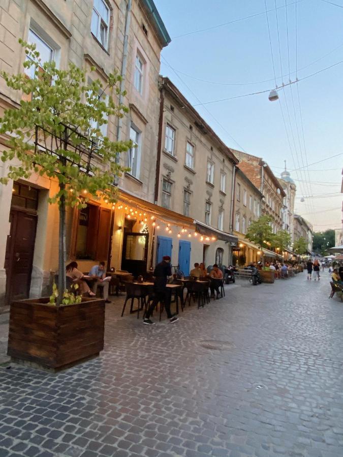 В Центрі Біля Ратуші Вулиця Площа Ринок 11 Leópolis Exterior foto